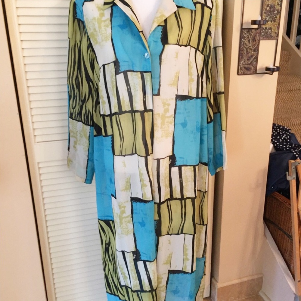 •Russel. Kemp Green Flowy Cover up•